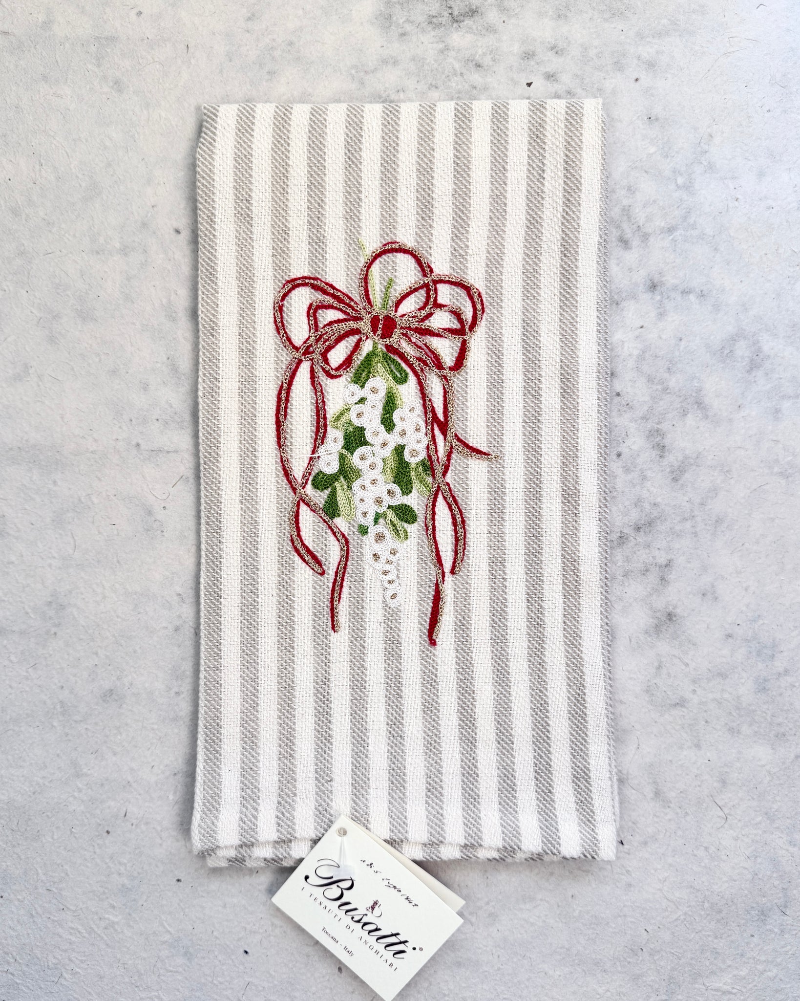 Mistletoe on Taupe Pomelo Kitchen Towel (COL.37 EMBR.VISCHIO2019)