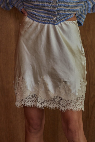Maisy Lace Mini Skirt - Pearl